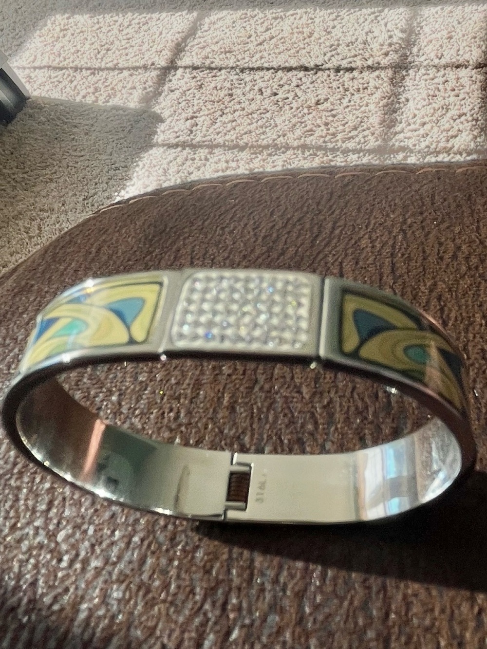 Enamel hinged bracelet